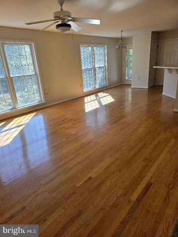 5021 INVERNESS DR, Mechanicsburg, PA 17050