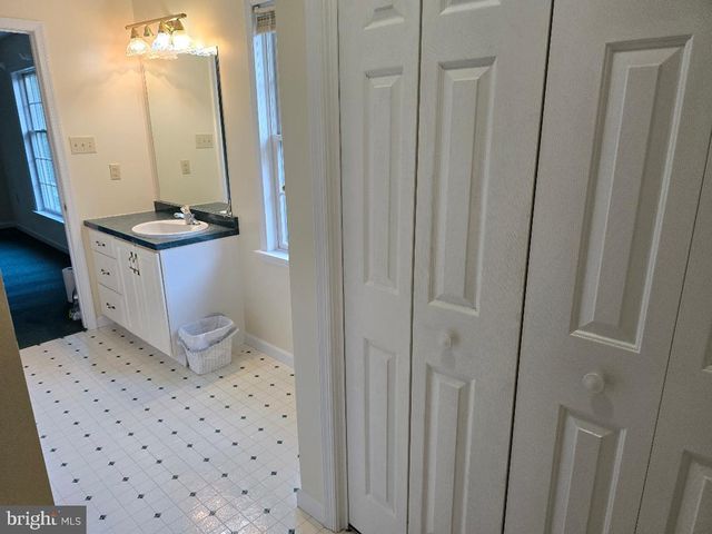 5021 INVERNESS DR, Mechanicsburg, PA 17050