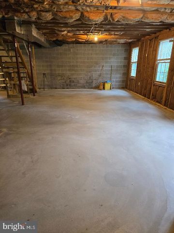 5021 INVERNESS DR, Mechanicsburg, PA 17050