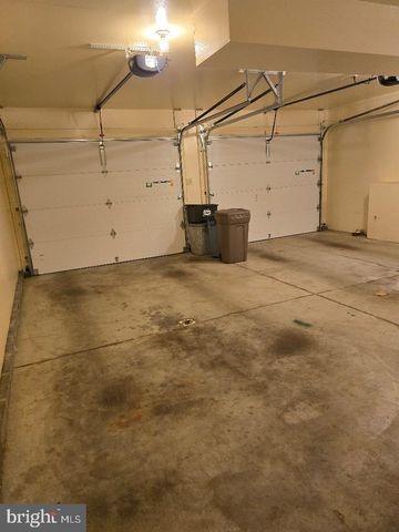 5021 INVERNESS DR, Mechanicsburg, PA 17050
