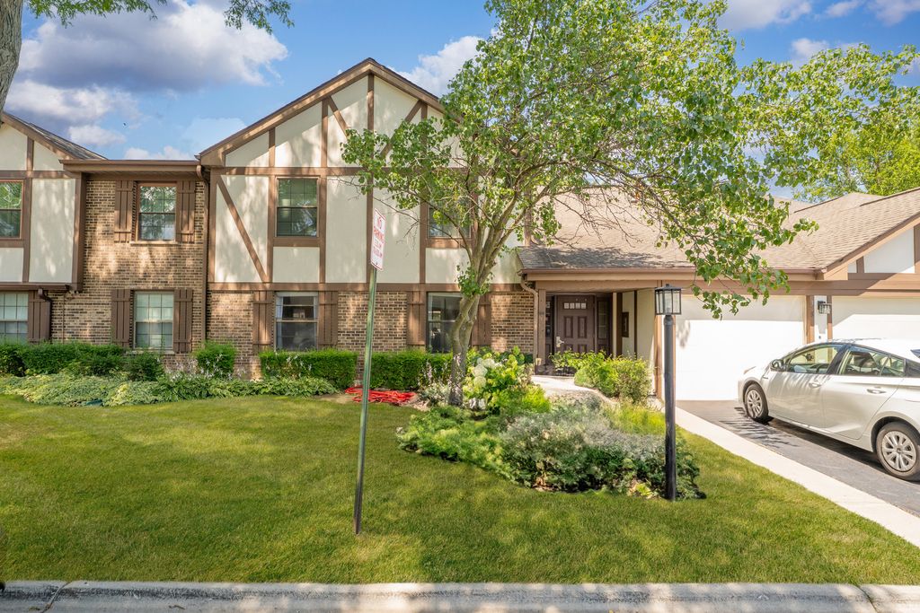 368 southbury Court B1, Schaumburg, IL 60193