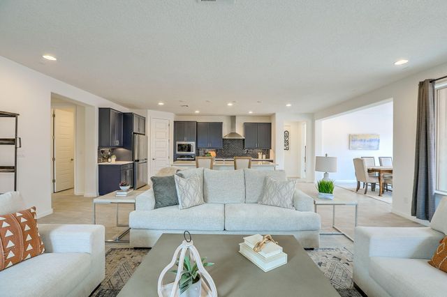 38 Avenida Colibri, Santa Fe, NM 87508