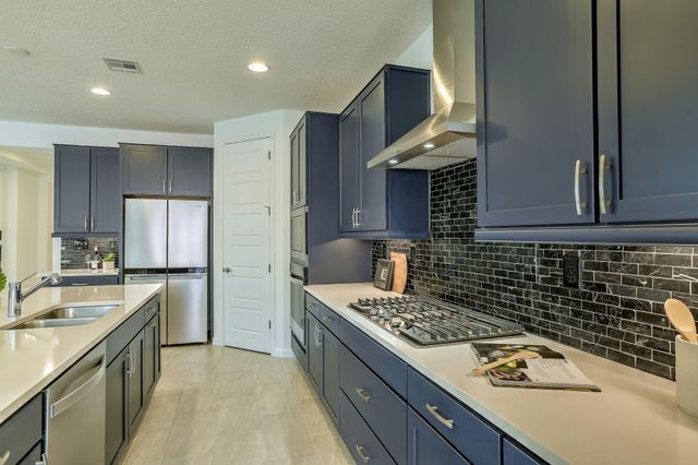 38 Avenida Colibri, Santa Fe, NM 87508