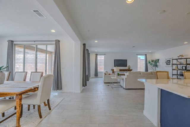 38 Avenida Colibri, Santa Fe, NM 87508
