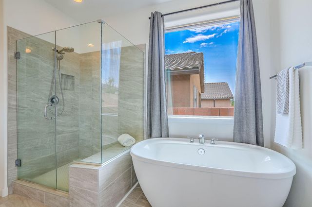38 Avenida Colibri, Santa Fe, NM 87508