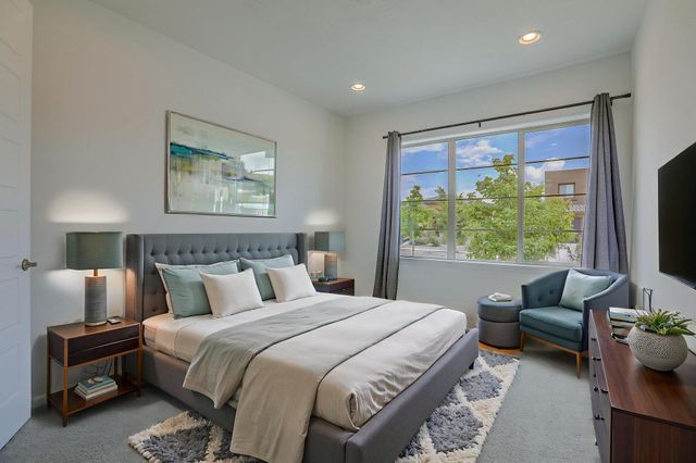38 Avenida Colibri, Santa Fe, NM 87508
