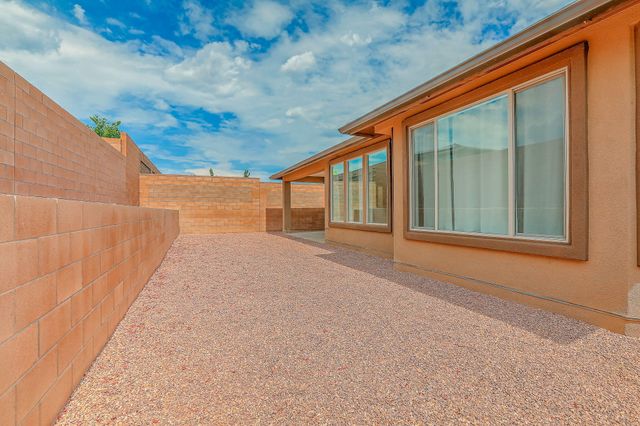 38 Avenida Colibri, Santa Fe, NM 87508