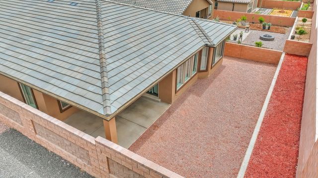 38 Avenida Colibri, Santa Fe, NM 87508