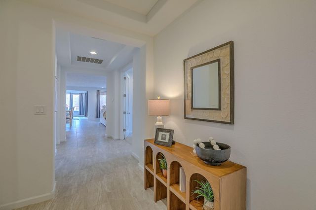 38 Avenida Colibri, Santa Fe, NM 87508