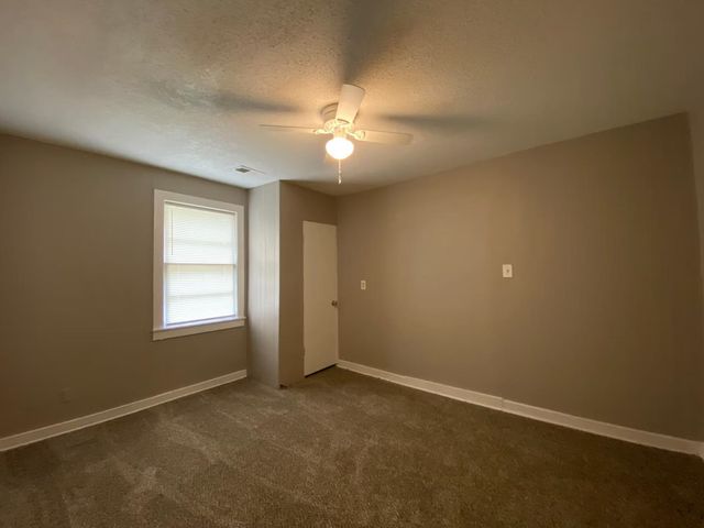 1688 S WINSTON DR, Memphis, TN 38127