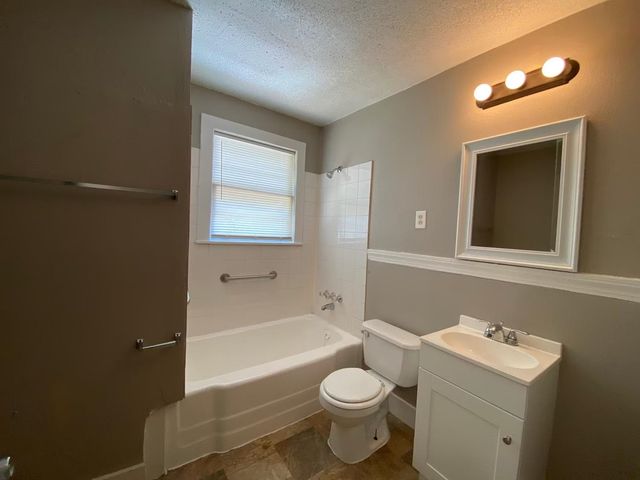 1688 S WINSTON DR, Memphis, TN 38127