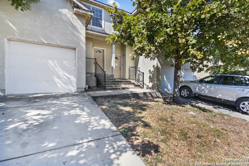 5006 Summit Wood Apt 3, San Antonio, TX 78229