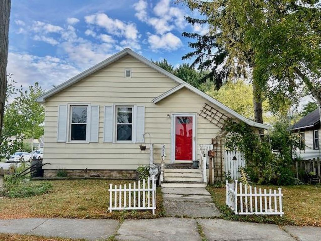 201 S VAN BUREN STREET, Green Bay, WI 54301