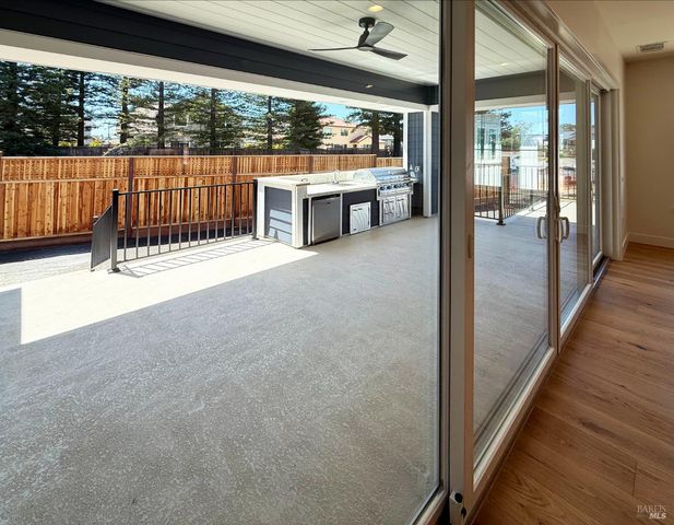 1902 Carlile Pl, Santa Rosa, CA 95403