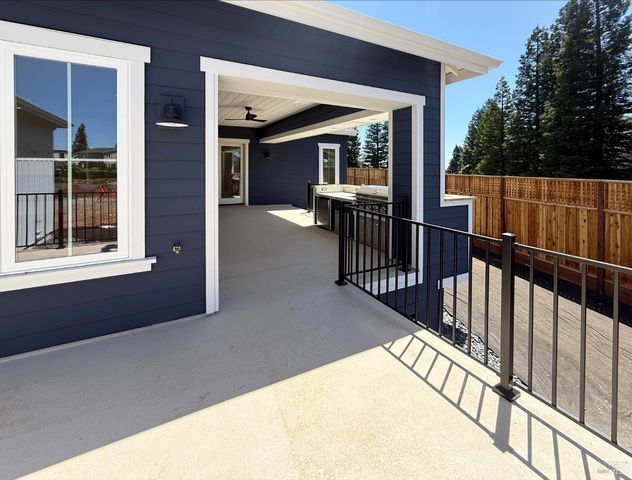 1902 Carlile Pl, Santa Rosa, CA 95403