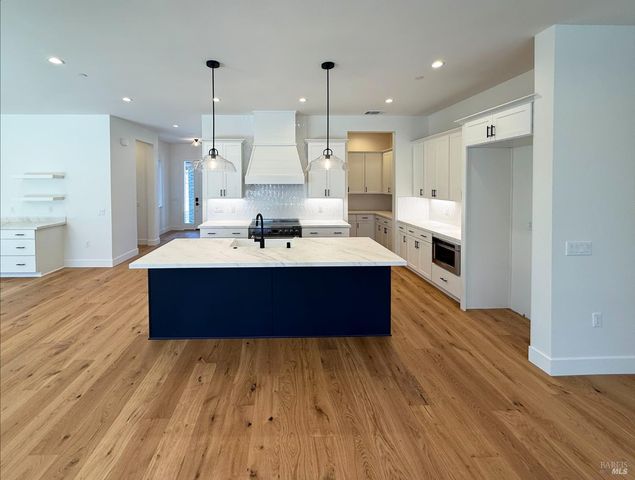 1902 Carlile Pl, Santa Rosa, CA 95403