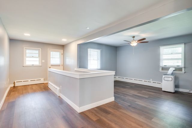 1427 N May Street, Joliet, IL 60435