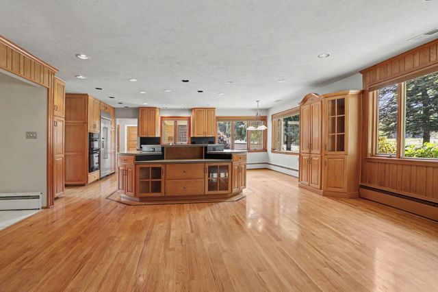 757 N Kalamazoo Avenue, Marshall Twp, MI 49068