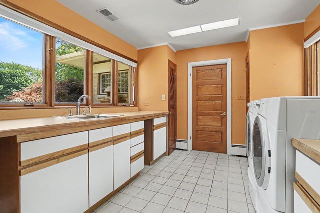 757 N Kalamazoo Avenue, Marshall Twp, MI 49068