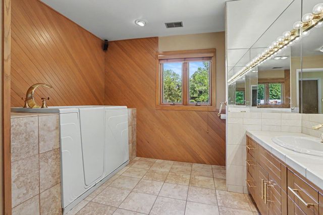 757 N Kalamazoo Avenue, Marshall Twp, MI 49068
