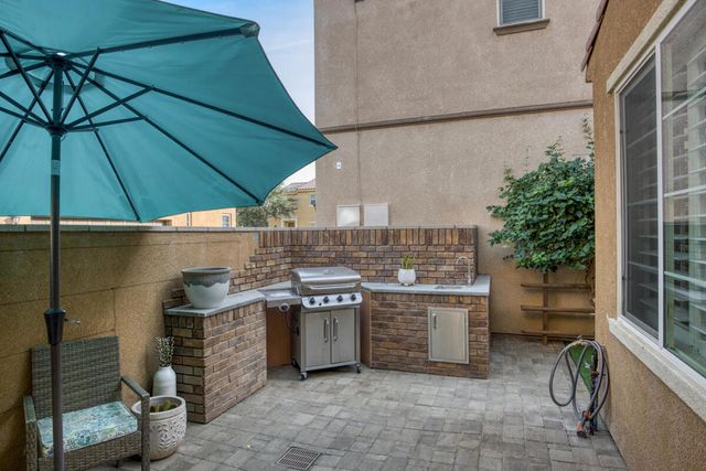 436 Via De La Paz, Palm Desert, CA 92211