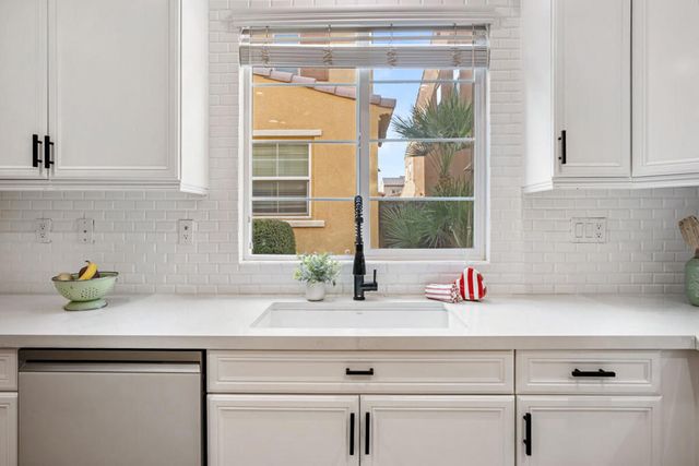 436 Via De La Paz, Palm Desert, CA 92211