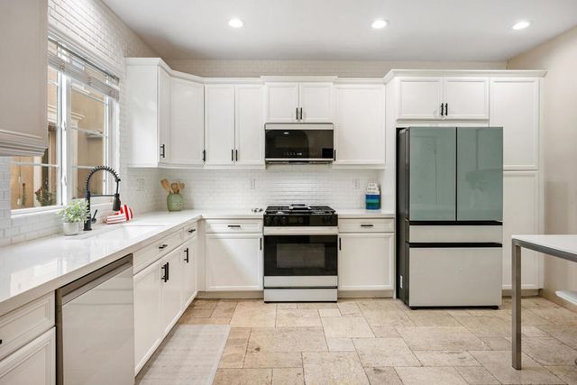 436 Via De La Paz, Palm Desert, CA 92211