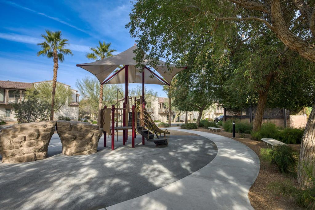 Image 32 of property listing at 436 Via De La Paz, Palm Desert, CA 92211