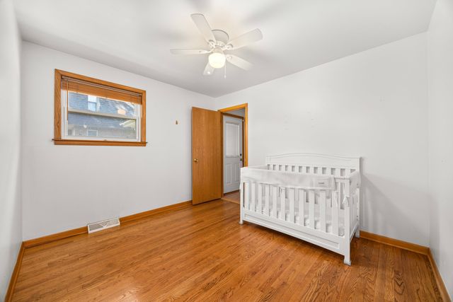 712 Spring Street, Roselle, IL 60172