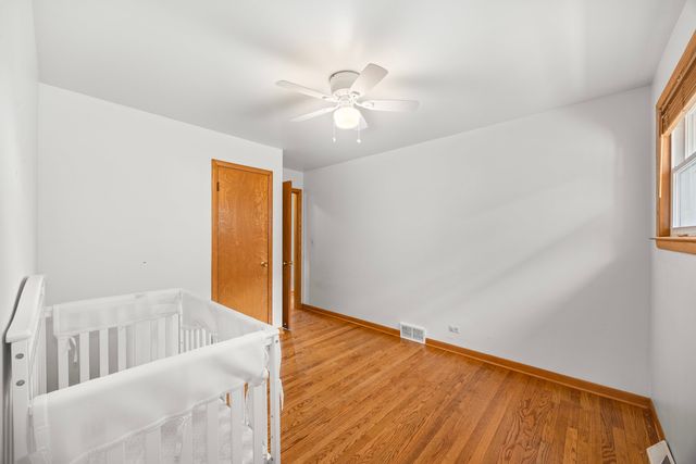 712 Spring Street, Roselle, IL 60172
