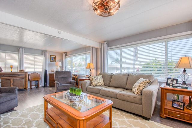 18675 US HIGHWAY 19 N 267, Clearwater, FL 33764