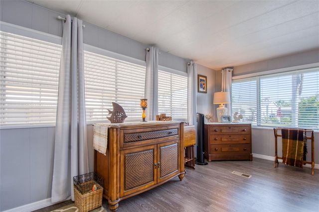 18675 US HIGHWAY 19 N 267, Clearwater, FL 33764