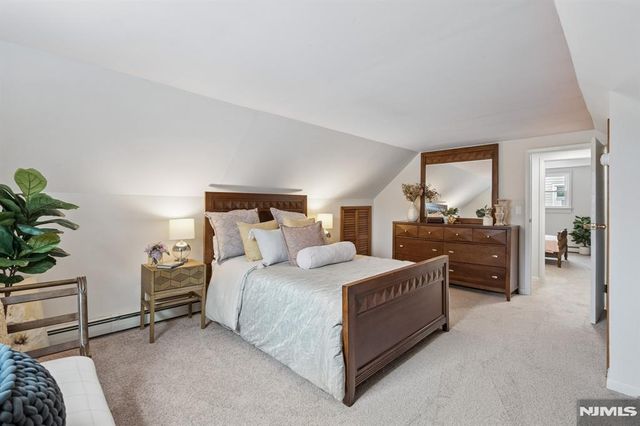 13 Central Avenue, Pompton Lakes, NJ 07442