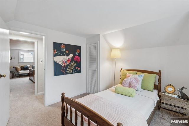 13 Central Avenue, Pompton Lakes, NJ 07442