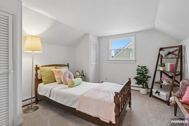 13 Central Avenue, Pompton Lakes, NJ 07442