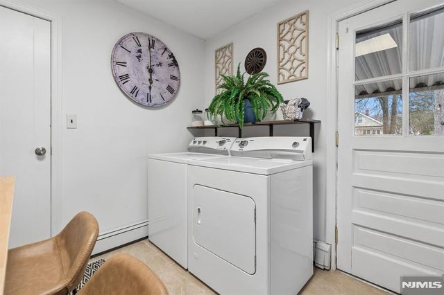 13 Central Avenue, Pompton Lakes, NJ 07442