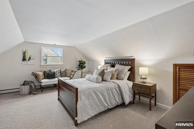 13 Central Avenue, Pompton Lakes, NJ 07442