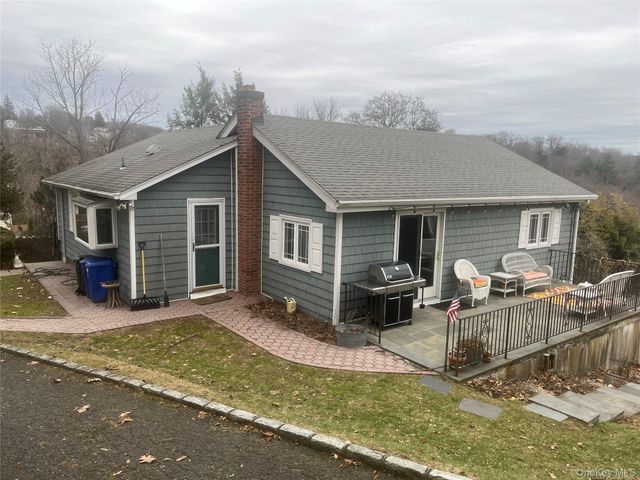 13 Summitt Place, Valhalla, NY 10595