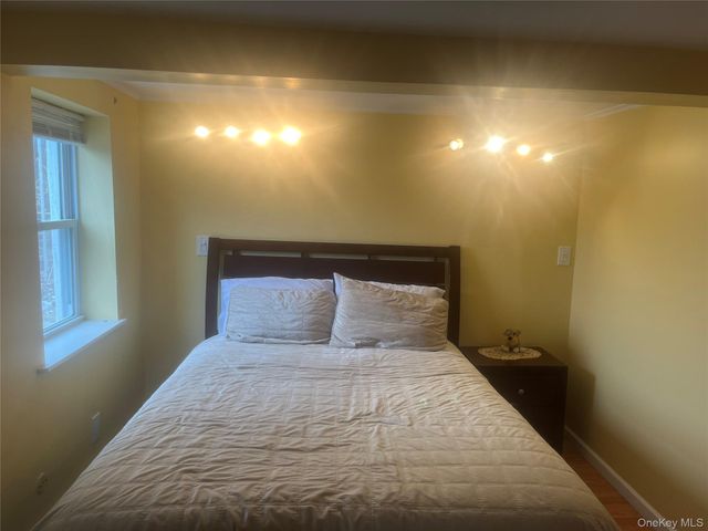 13 Summitt Place, Valhalla, NY 10595