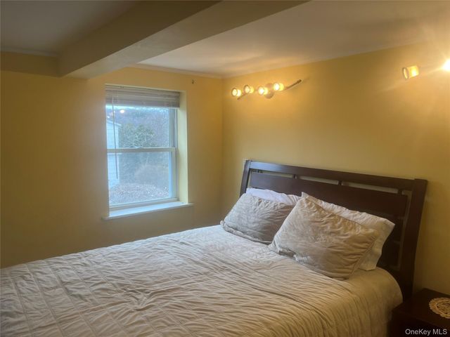 13 Summitt Place, Valhalla, NY 10595