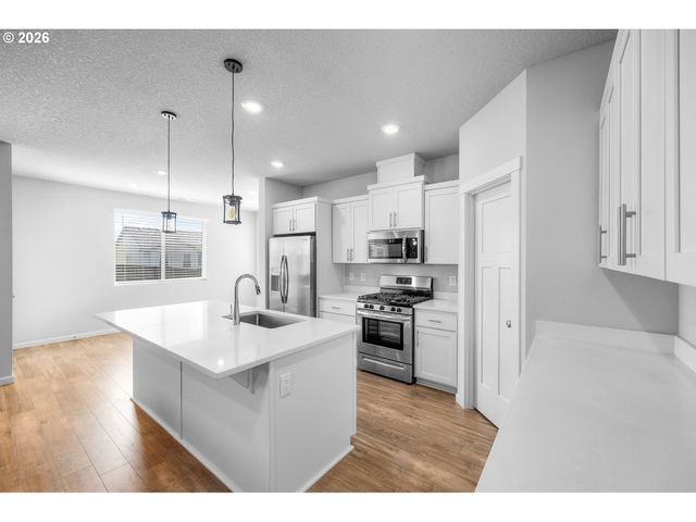 30938 Nw MOON St, North Plains, OR 97133