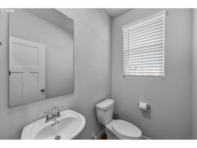 30938 Nw MOON St, North Plains, OR 97133