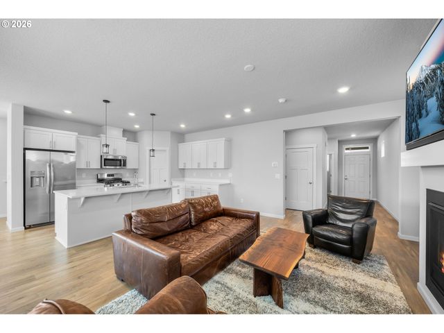 30938 Nw MOON St, North Plains, OR 97133