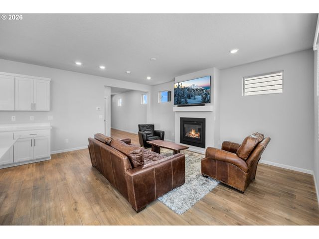 30938 Nw MOON St, North Plains, OR 97133