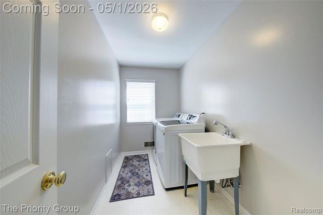 6083 Village Court, Clarkston, MI 48346