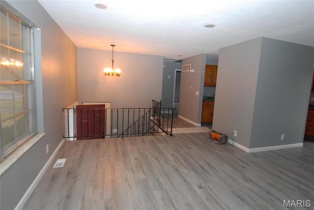 12428 Marine Avenue, Maryland Heights, MO 63043