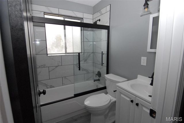 12428 Marine Avenue, Maryland Heights, MO 63043