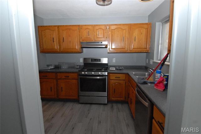 12428 Marine Avenue, Maryland Heights, MO 63043