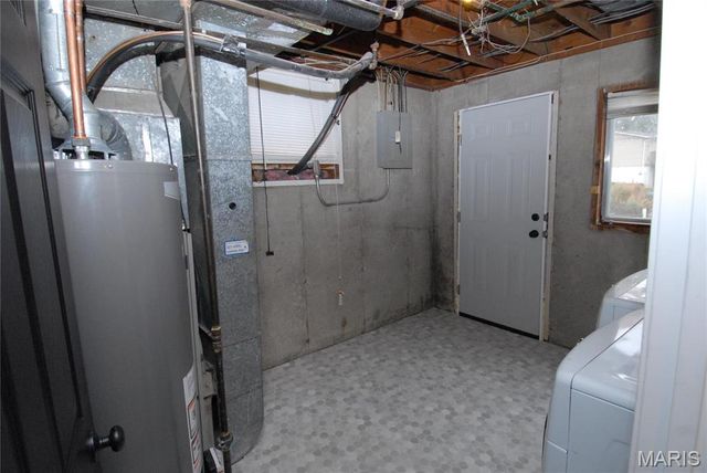 12428 Marine Avenue, Maryland Heights, MO 63043