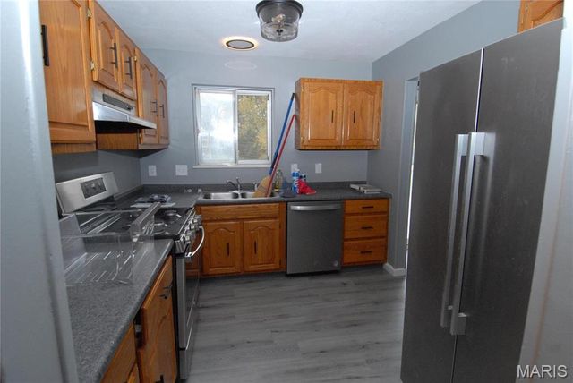 12428 Marine Avenue, Maryland Heights, MO 63043